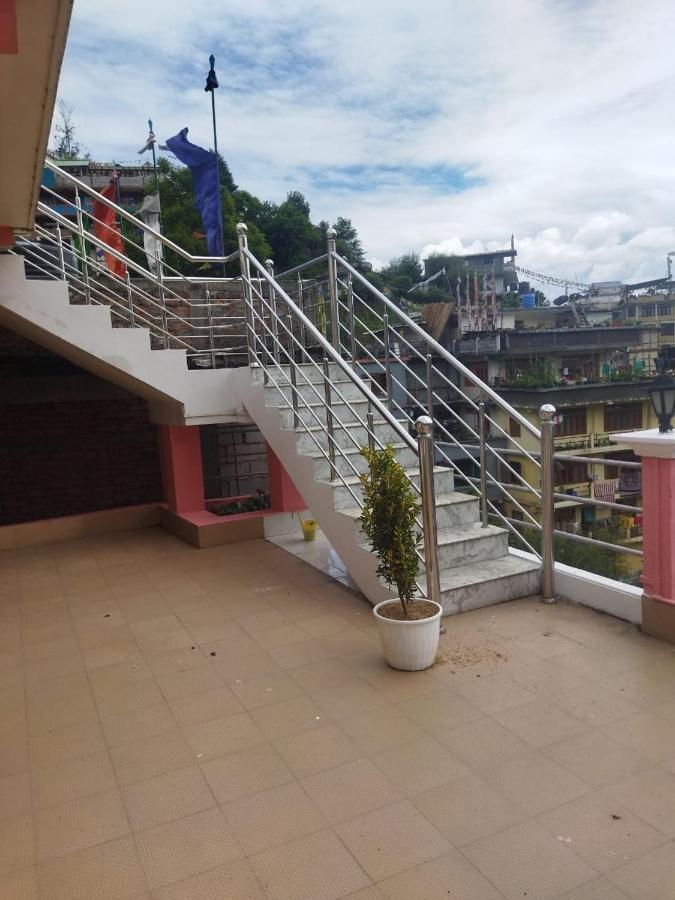 Hotel Nambrog Bomdila Экстерьер фото